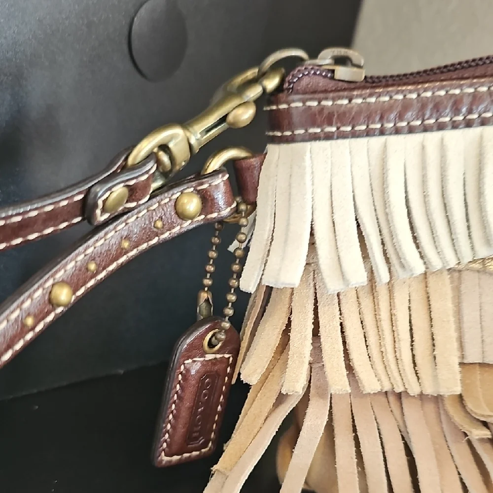 Coach Vintage 9155 Suede Fringe Wristlet Like New - Picture 6 of 11